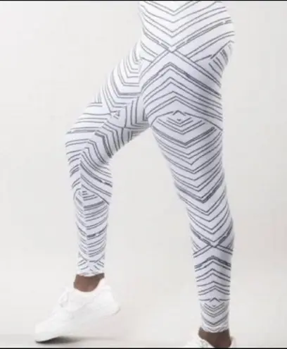 BuffBunny Slay Leggings Zebra White Black Size Medium