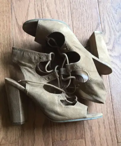 Indigo rd. Babel tan suede gladiator laceup booties