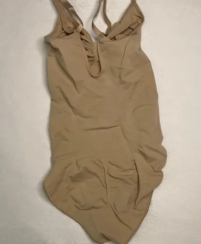 SKIMS NEW!! Sculpting Butt Lifting Bodysuit XL