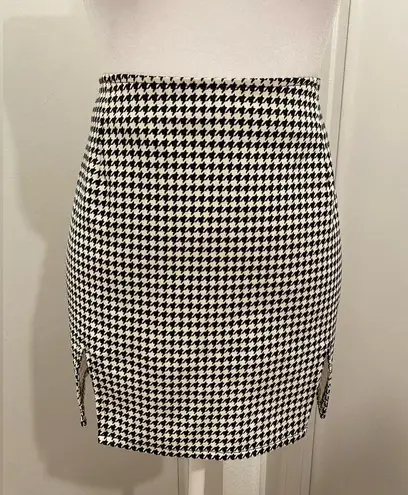 Motel Rocks MOTEL Zida Black & White Houndstooth Plaid Fitted Short Mini Zida Skirt - S