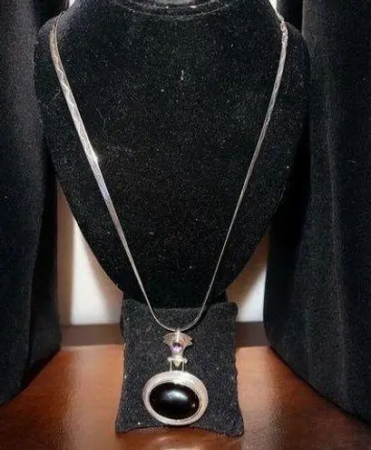 Amethyst VTG PIP 925 sterling & large oval shape /Onyx pendant On Reverse chain