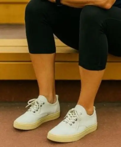 Goodfellow Size 7 Fashion Casual Canvas Lace-Up Sneakers Classic Design