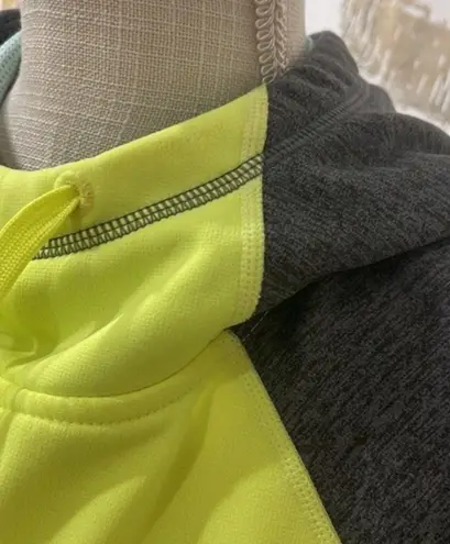 Nike Therma Fit Neon Highlighter Sweatshirt Hoodie Small RARE Yellow