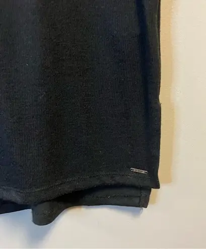Orvis Tee Black V Neck Knit Short Sleeve Top Sz S EUC Side Slits