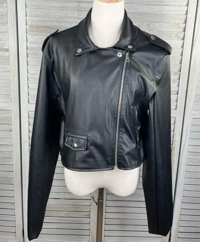 Pretty Little Thing  Cropped Faux Leather Motorcycle Jacket Black-16