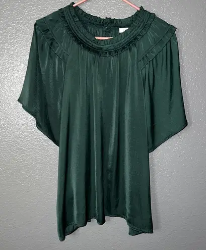VOY Women’s Size Large Emerald Green Satin Blouse – Ruffle Neck Short Sleeve Top
