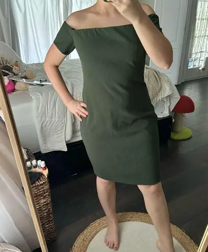 Black Halo Women’s Green 6 Bethel Off Shoulder Dress