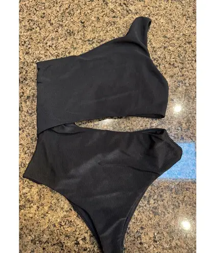 Beach Riot Celine Cutout One-Shoulder Swimsuit - Black - M