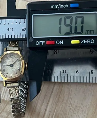 Timex Vintage Mechanical Ladies Watch Gold-Tone Stretch Bracelet, Dial