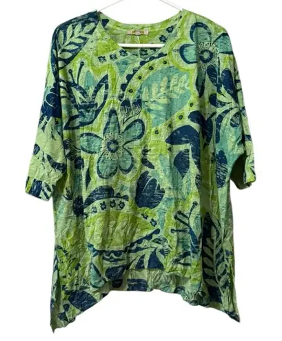 Jess & Jane Shirt Women Size Medium Asymmetrical Green Floral Lightweight Beach