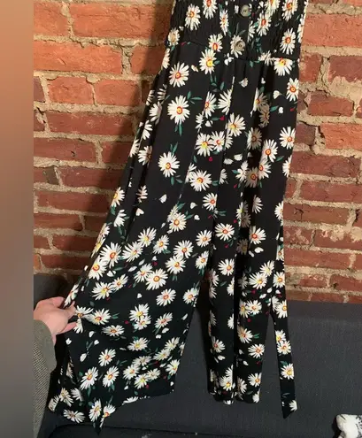 Daisy May 🌼 Black floral maxi romper 🌼