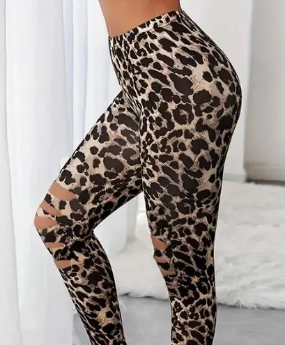 Medium Leopard Print Lifting Leggings, Casual Cut Out Sporty Skinny Yoga Leggings, Women's Clothing Multi