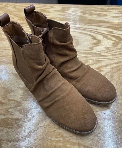 Softwalk Rockford Ankle Boots Women 9.5M Brown Suede Side Zip Cuban Heel Booties