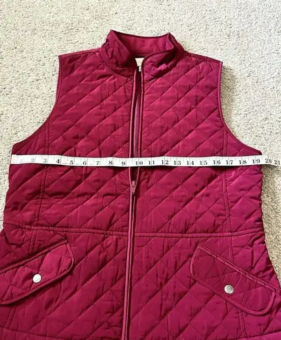 Talbots  women’s M lined puffer quilted zipper vest, fuchsia color, lightweight