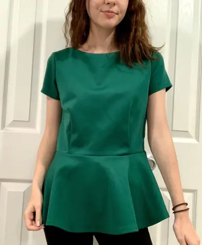 Bisou Bisou BCBG Green peplum Blouse