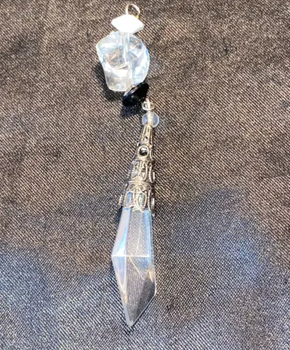 Vintage Acrylic Crystal Cut Pendant Silver