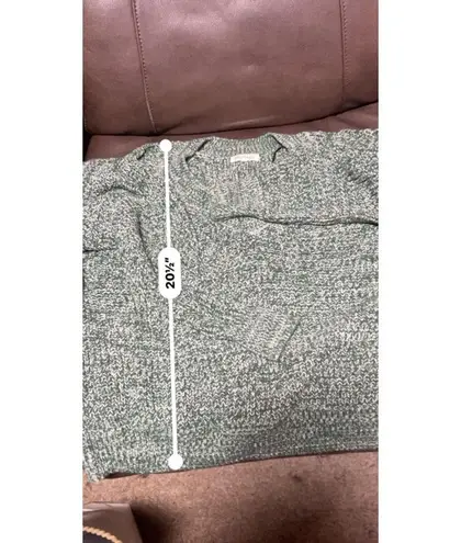 Women's Margeaux & Ellie Green V