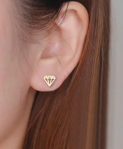 Geometric Diamond Shaped Stud