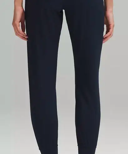 Lululemon  High Rise Align Jogger Size 4