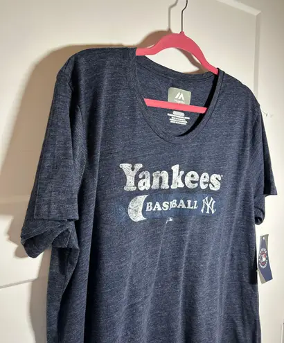 Majestic Women’s 2XL Yankees t shirt
