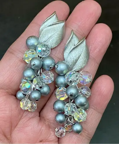 Vintage Unsigned Beaded Pearl Crystal Grape Bunch Cluster Brooch & Earrings Set
