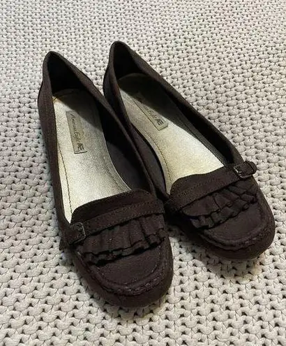 American Eagle  Womens brown ballet Flats Size 7.5 faux suede