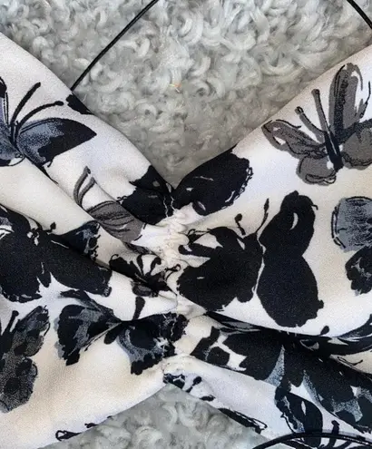 The Vintage Shop Black And Gray Vintage Butterfly Lace Up Crop 🦋 