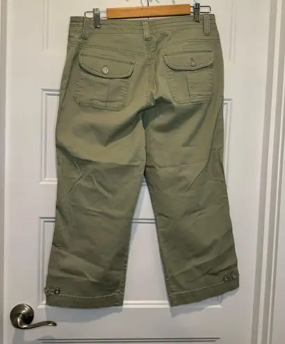 Gloria Vanderbilt ๐๏ธ 5/$20 Sage Green Corduroy Cropped Capri Pants Size 8