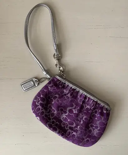 バッグ COACH Signature Buckle Wristlet Purple Coach Pebbled Leather purple Corner Zip Wristlet Wallet-new