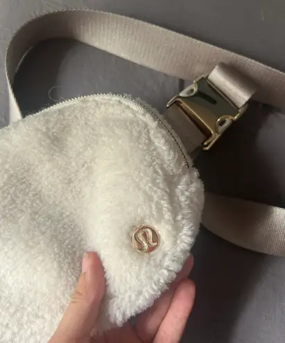 Lululemon Sherpa Belt Bag