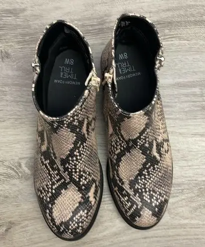 Time And Tru Tan &Black Snakeskin Print Memory Foam Side Zip Ankle Boots Size 8W