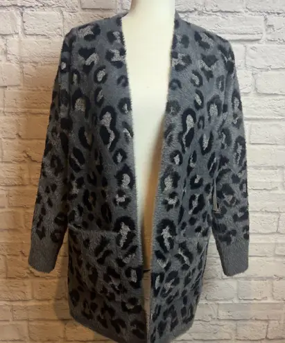 Evolution By Cyrus Women’s NWT Cozy Cheetah Print Cardigan Size Small