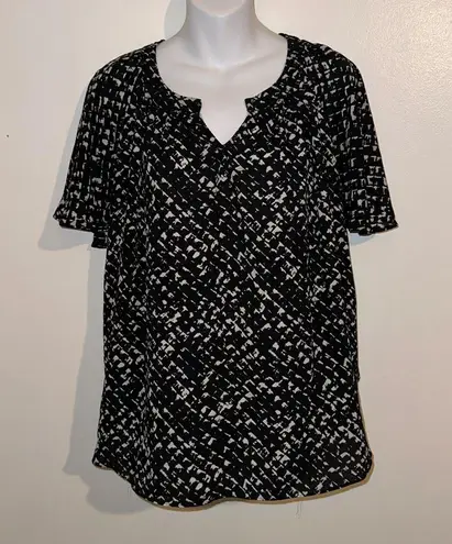 Apt. 9  women’s Black & White business Casual Top size Small