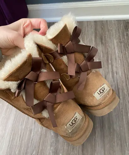 UGG women’s bailey bow tan  boots