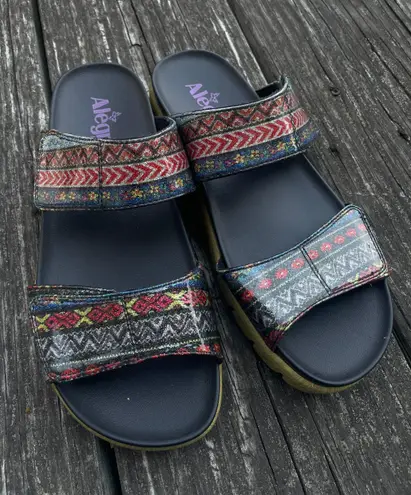 Alegria Playa Pow Wow Aztec Tribal Platform Sandals 38