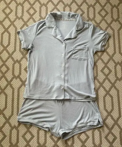 Nine West  baby blue ribbed matching button up pajamas & shorts size M/L