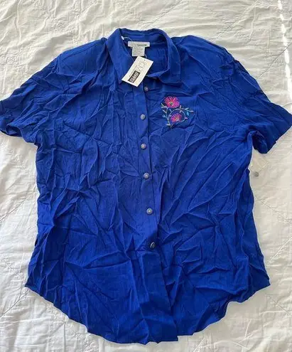 Vintage Blue NWT:  button T shirt with flower