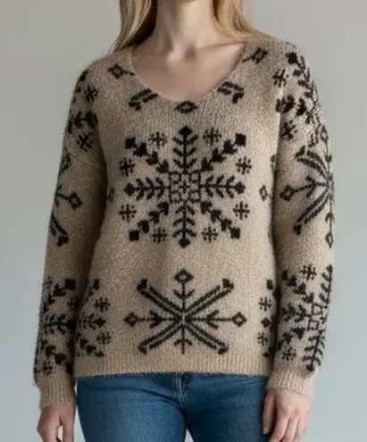 Finn and Clover Women's Tan Snowflake Fuzzy Knit Sweater V-Neck Long Sleeve M