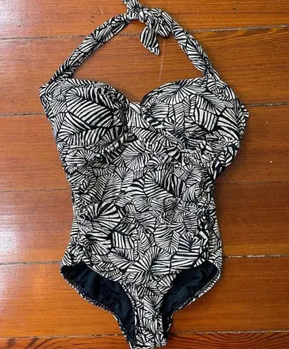 Seafolly Black and Ivory Halter Adjustable Tie Shirred One Piece ~ Size 6 💛🍄