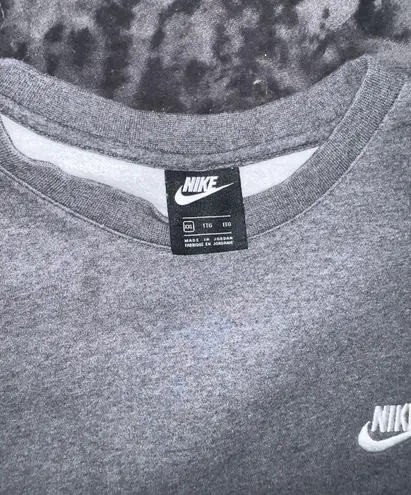 Nike Gray Crewneck Sweatshirt