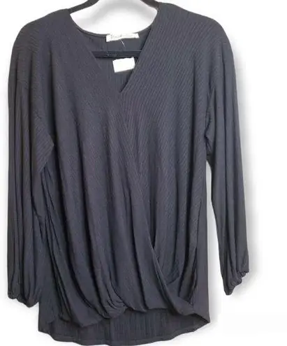Vine & Love Black Small(S) hi-low drape v-neckline long sleeves top blouse
