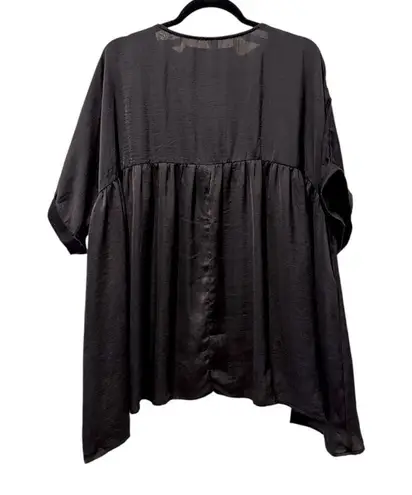 Glam Rolled Short Sleeve V Neck Satin Baby Doll Flowy Blouse Black Size Large