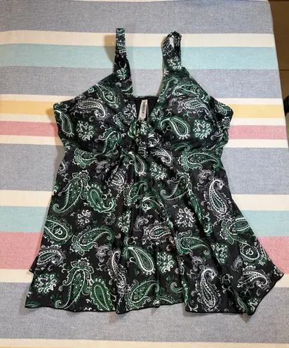 NWT Younique Brand Paisley Tankini Top