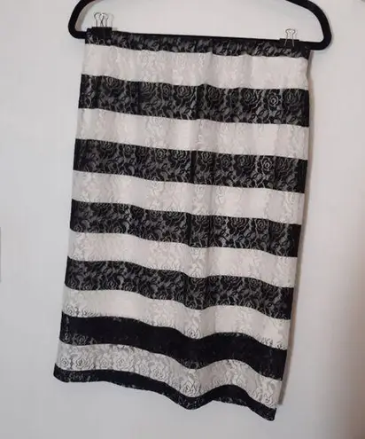 Elle b+w floral striped lace pencil skirt