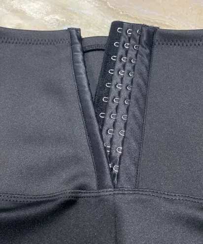Buckles High Waist Shapewear Shorts Size M Black Size M