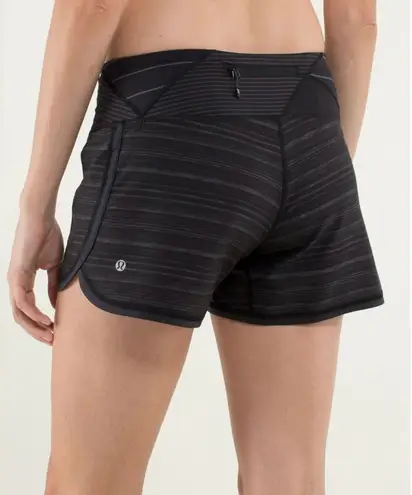 Lululemon  Groovy Run Short Wee Are From Space Quilt Black Size 12 Rare Unicorn thumbnail 1