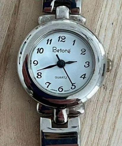 Betone Ladies Watch Stainless Bracelet Round White Dial