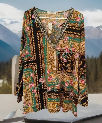 NWT Purple Rain bellsleeve Floral Print Sequin Beaded Neckline Boho Chic Tunic3X Size 3X