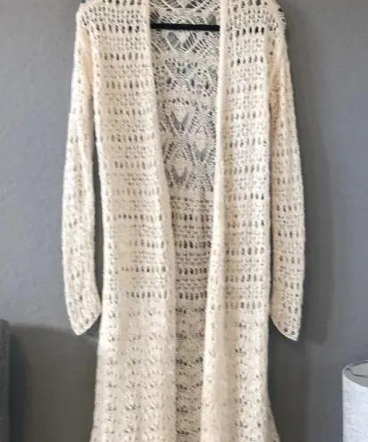 American Eagle Cream/Tan Knit Sweater