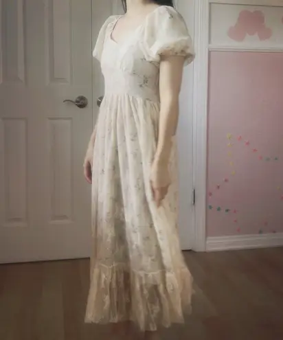 flower patterned long dress ˃̶͈◡˂̶͈ White